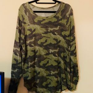 American Eagle Soft and Sexy Camo Long Sleeve Sz L